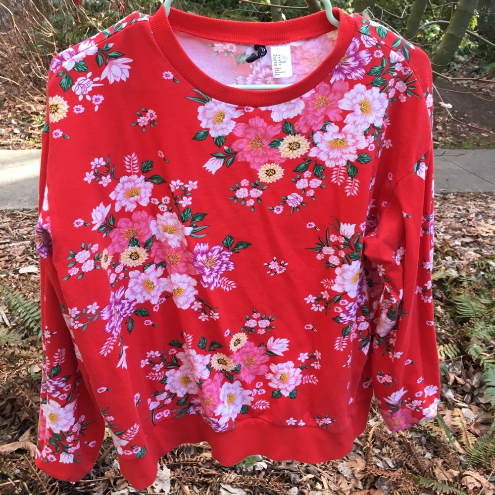 H&M/Divided Red Floral Sweatshirt